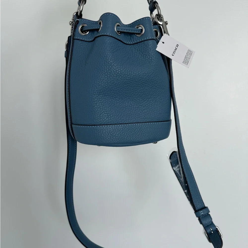 Coach light blue bucket bag
NWT prestine condition
Original price $328 - Picture 3 of 6